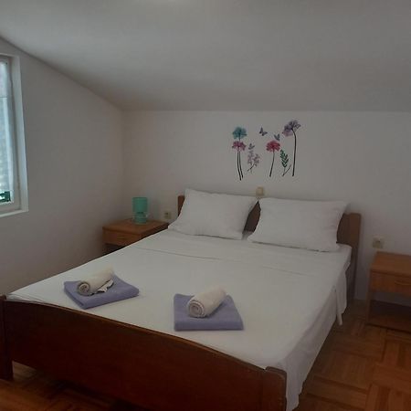 לופאר Apartments Mira מראה חיצוני תמונה