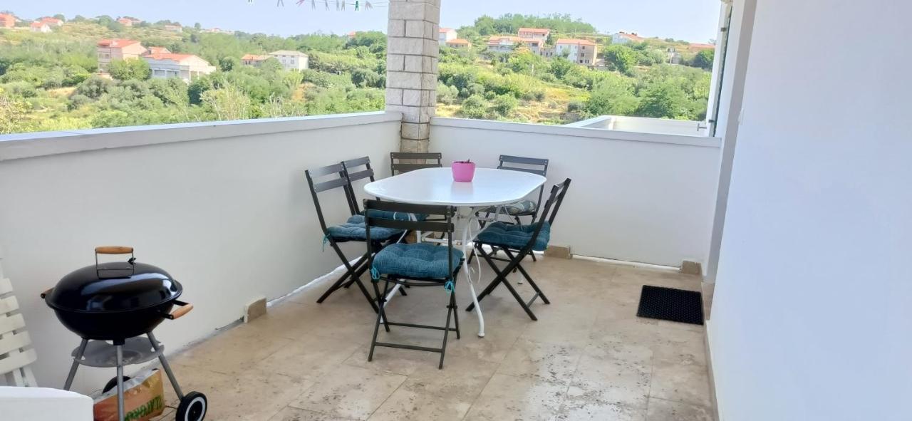 לופאר Apartments Mira מראה חיצוני תמונה