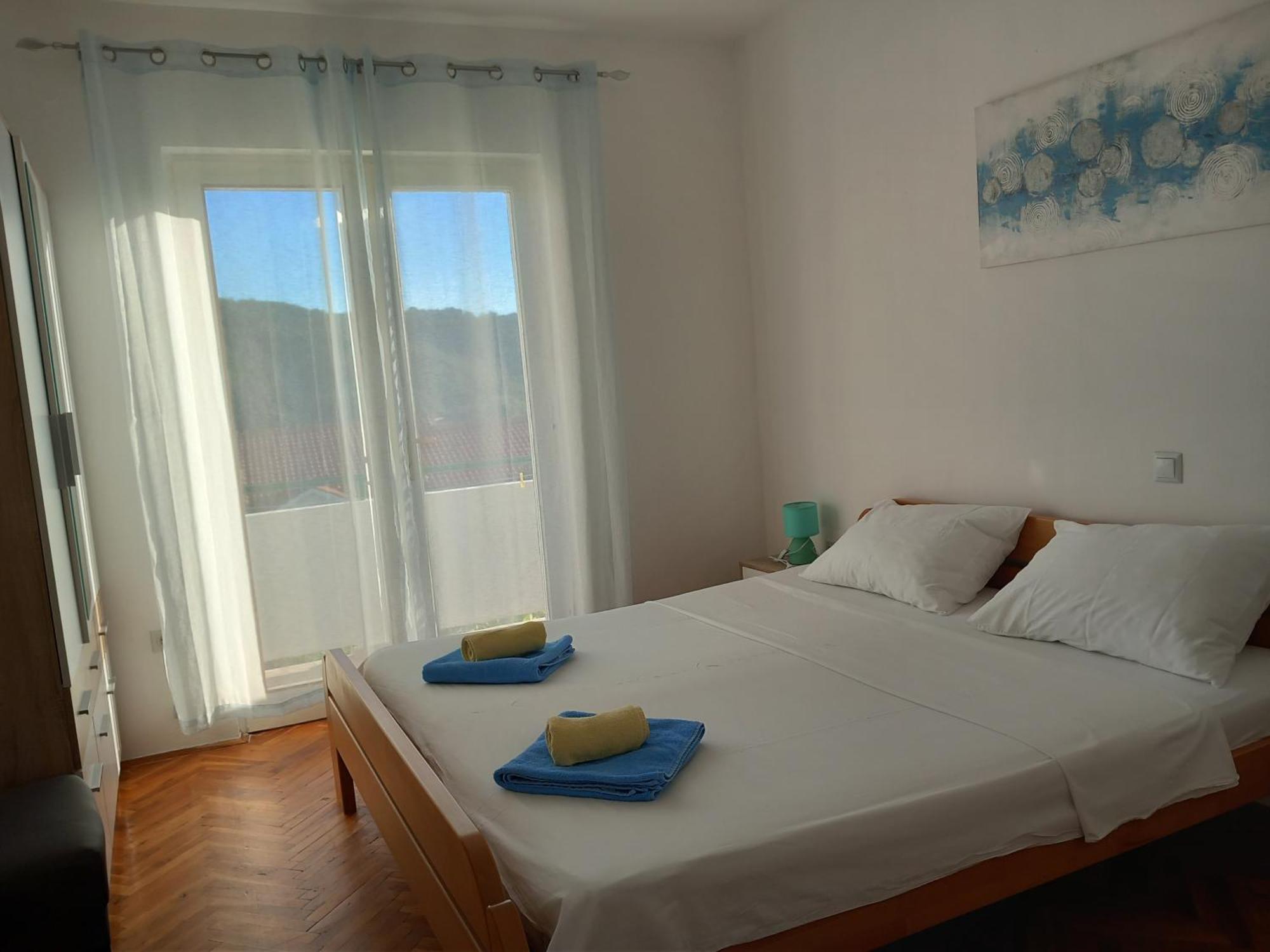 לופאר Apartments Mira מראה חיצוני תמונה